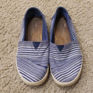 Toms avalon blue stripe slip on